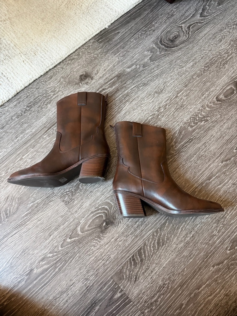 DV by Dolce Vita Imana Pointed Toe Boot - Picture 4 of 8